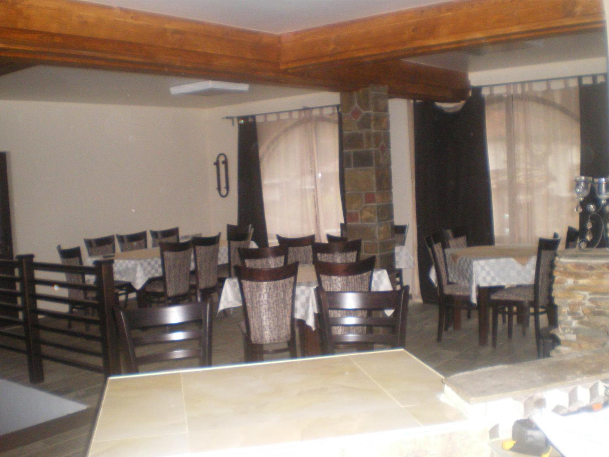 אפרילצי Family Hotel Balkana מראה חיצוני תמונה