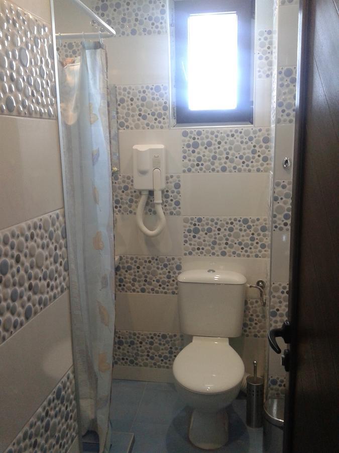 אפרילצי Family Hotel Balkana מראה חיצוני תמונה