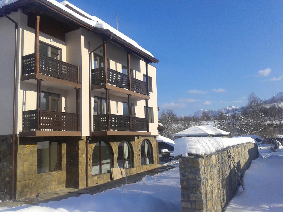אפרילצי Family Hotel Balkana מראה חיצוני תמונה